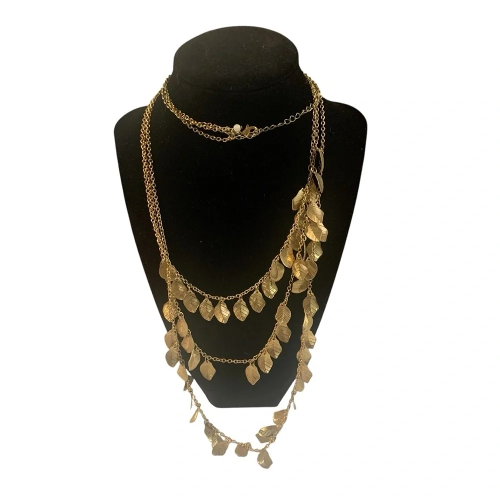 Avon Goldtone Leaf multilayered Necklace.